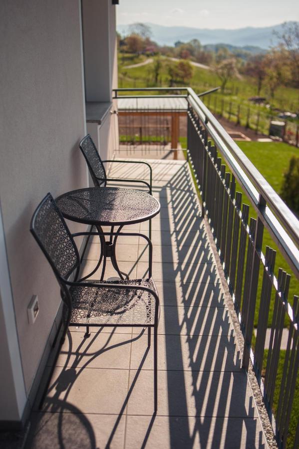 Maison Lira Pren Exteriér fotografie
